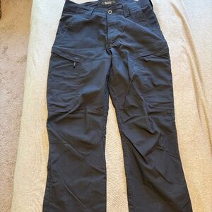 5.11 MENS APEX Cargo pant 30x32. NAVY BLUE